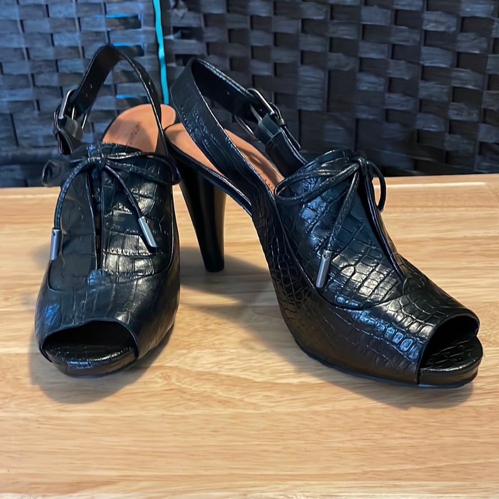 Antonio Melani “Croc” Embossed Leather Peep Toe Heels Size 10M
